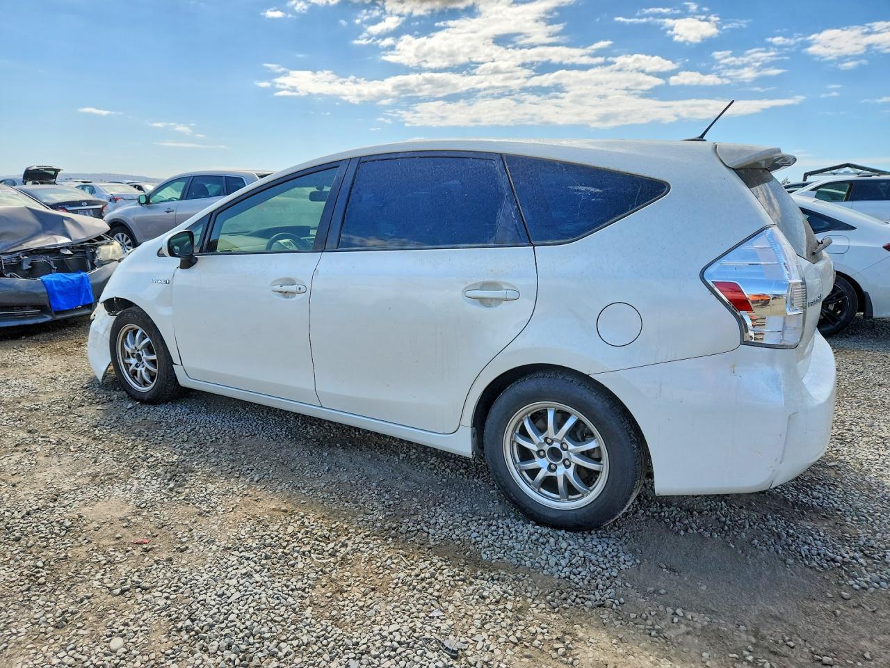 2012 Toyota Prius V Three - Фото 2