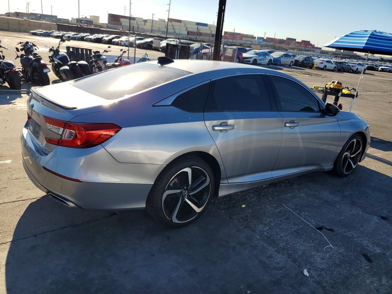 2022 Honda Accord Sport - Фото 3