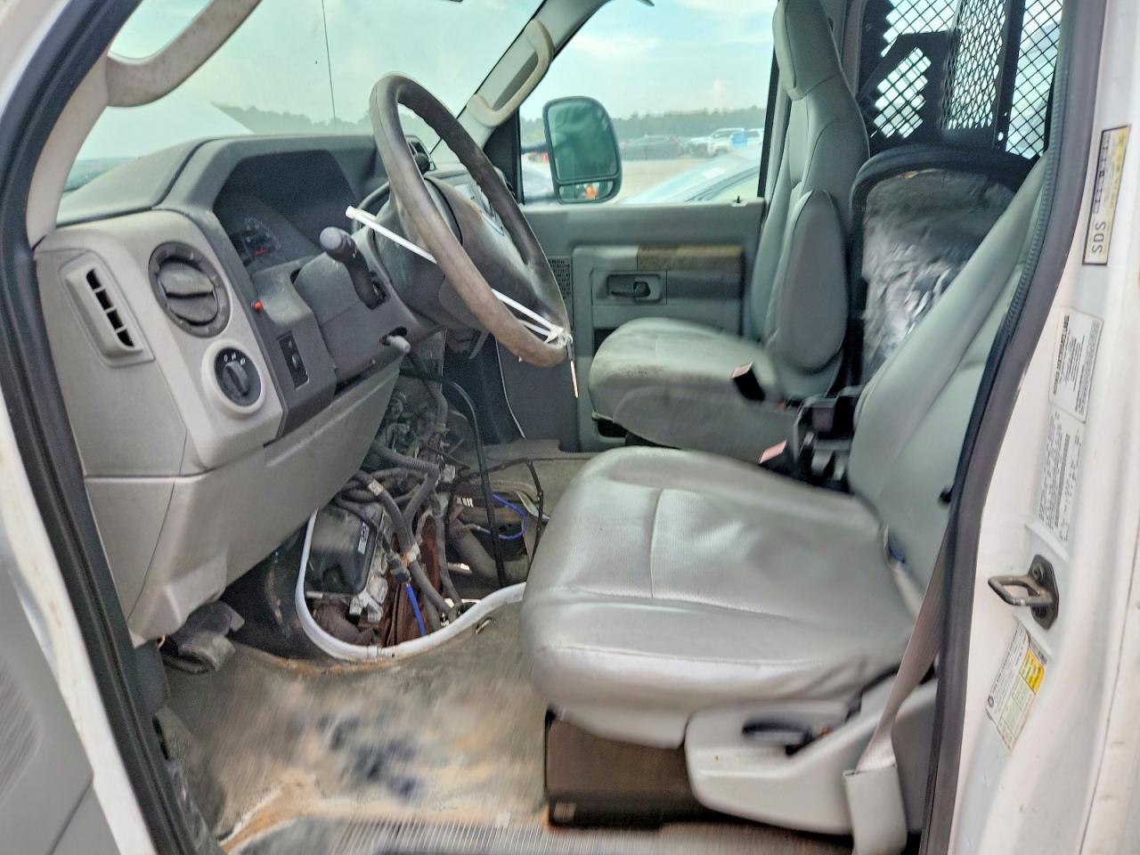 2011 Ford Econoline E150 Van - Фото 7