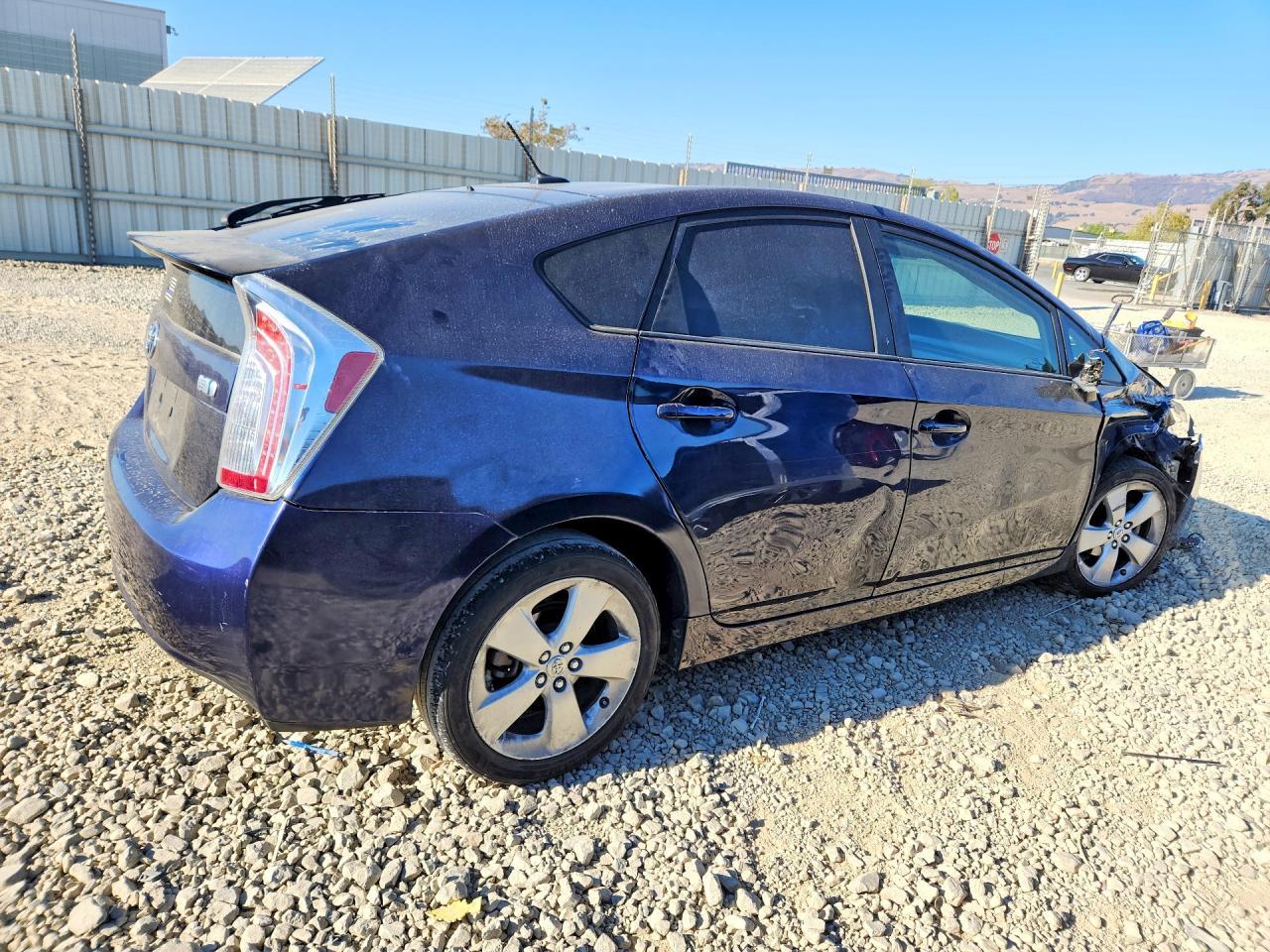 2015 Toyota Prius Five - Фото 3