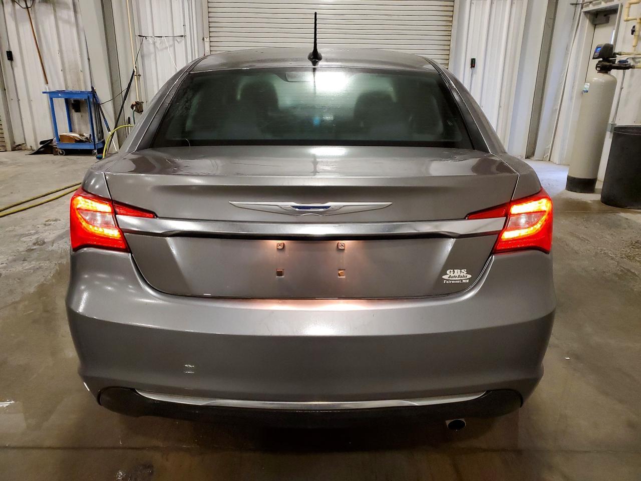 2013 Chrysler 200 Touring - Image 6