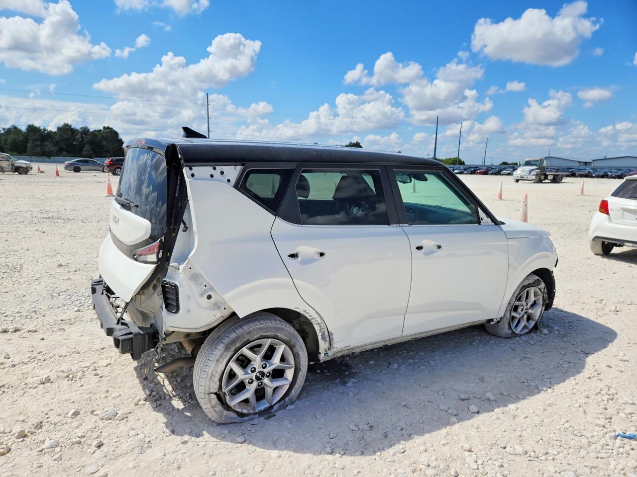 2023 Kia Soul S - Фото 3