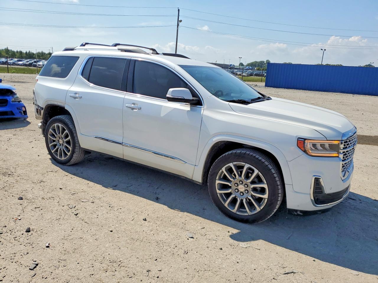 2023 GMC Acadia Denali - Image 4