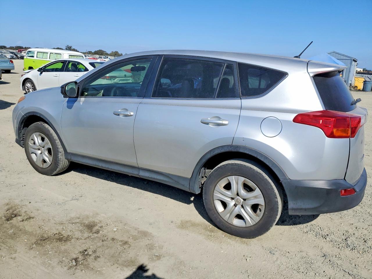 2015 Toyota Rav4 Le - Фото 2