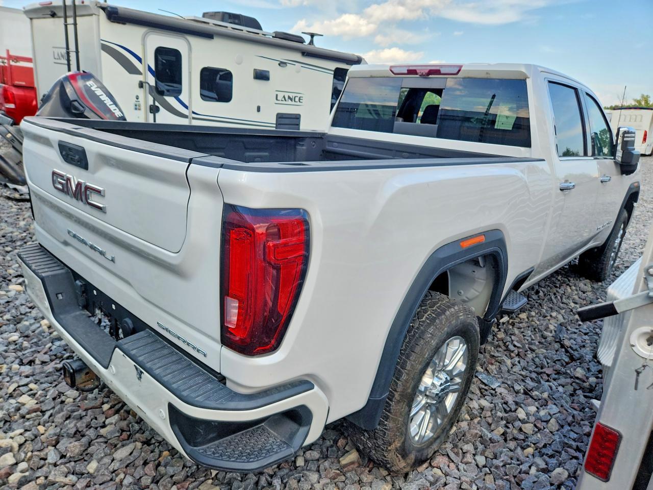 2021 GMC Sierra K2500 Denali - Image 3