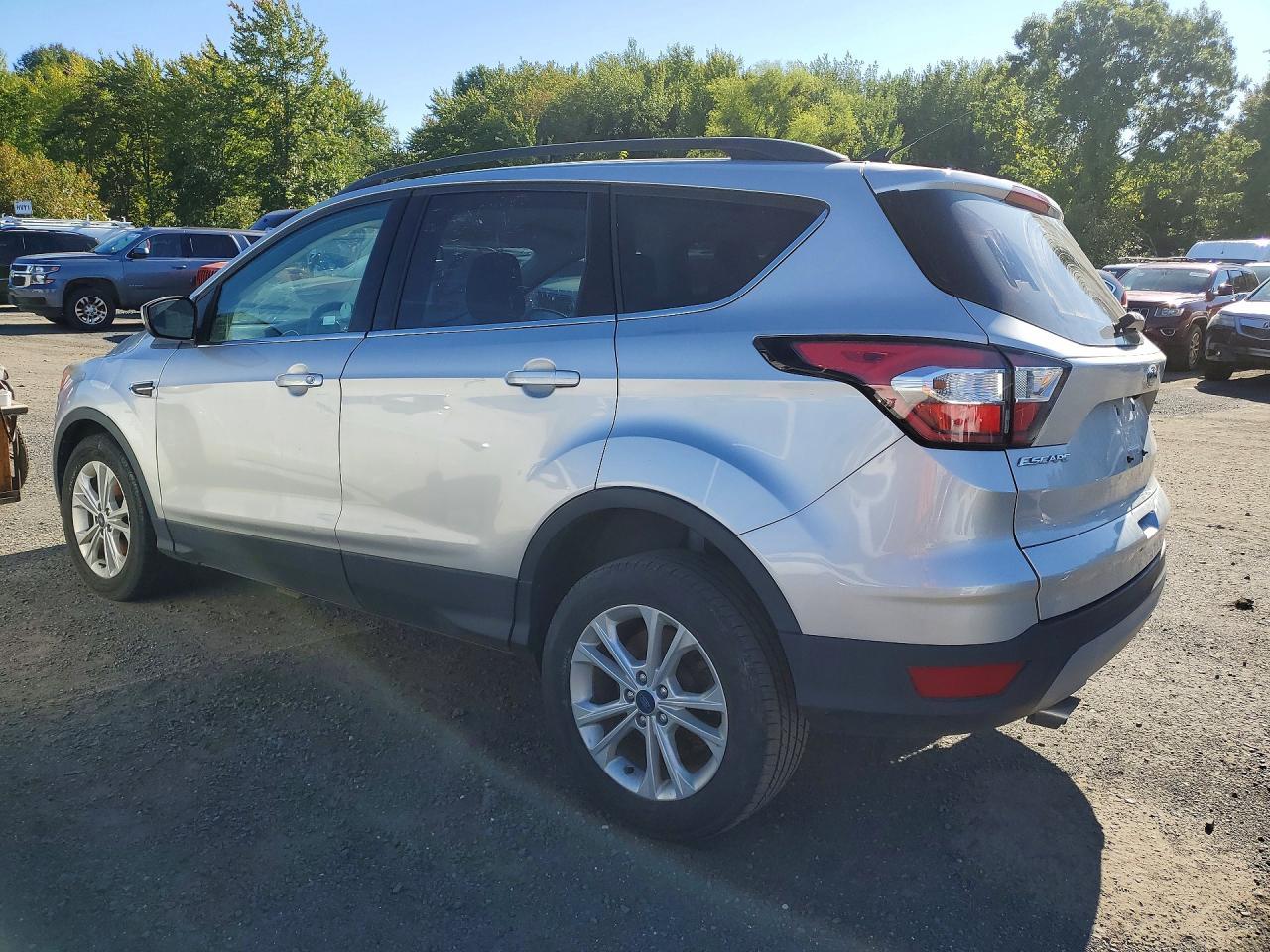 2018 Ford Escape Se - Фото 2