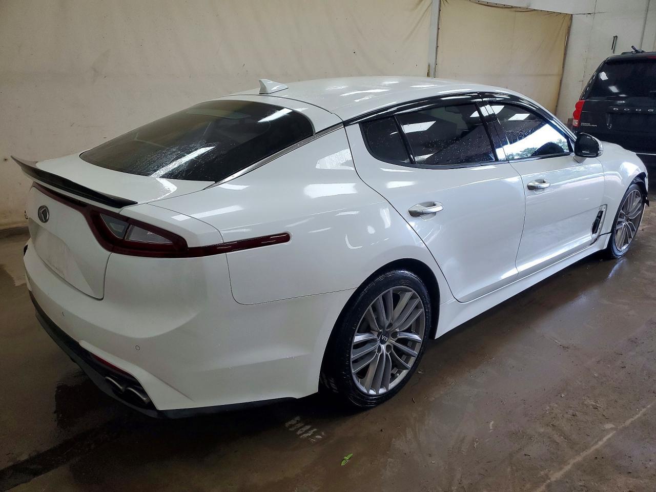 2018 Kia Stinger Base - Фото 3