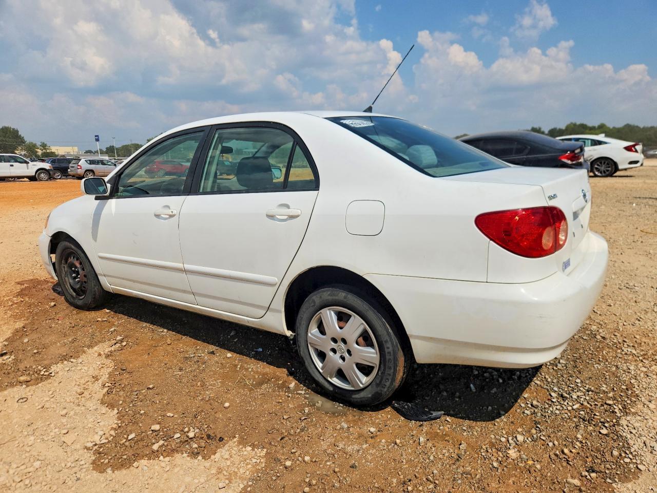 2005 Toyota Corolla Le - Image 2