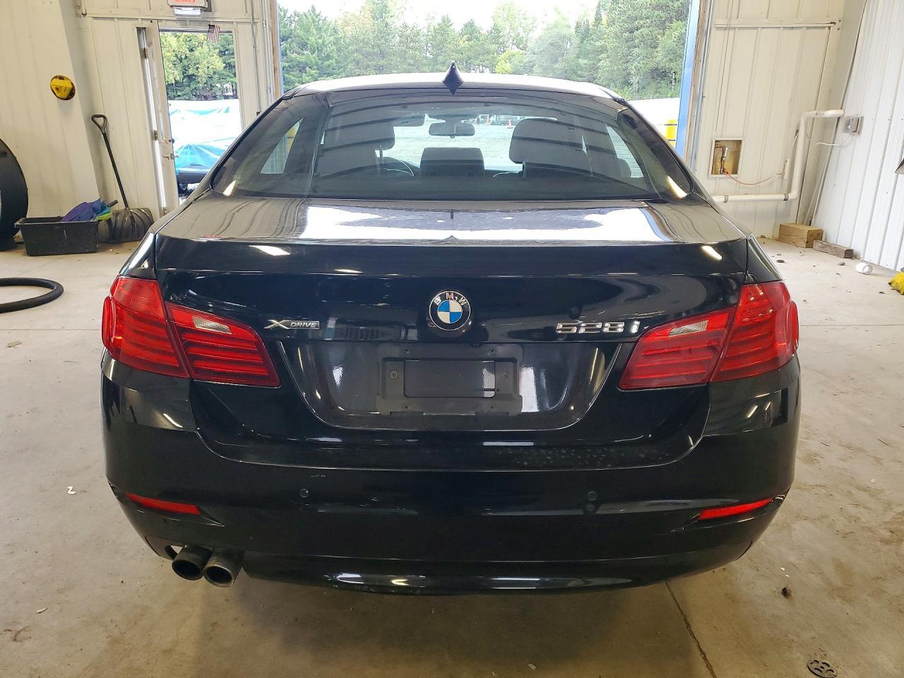 2015 BMW 528 Xi - Image 6