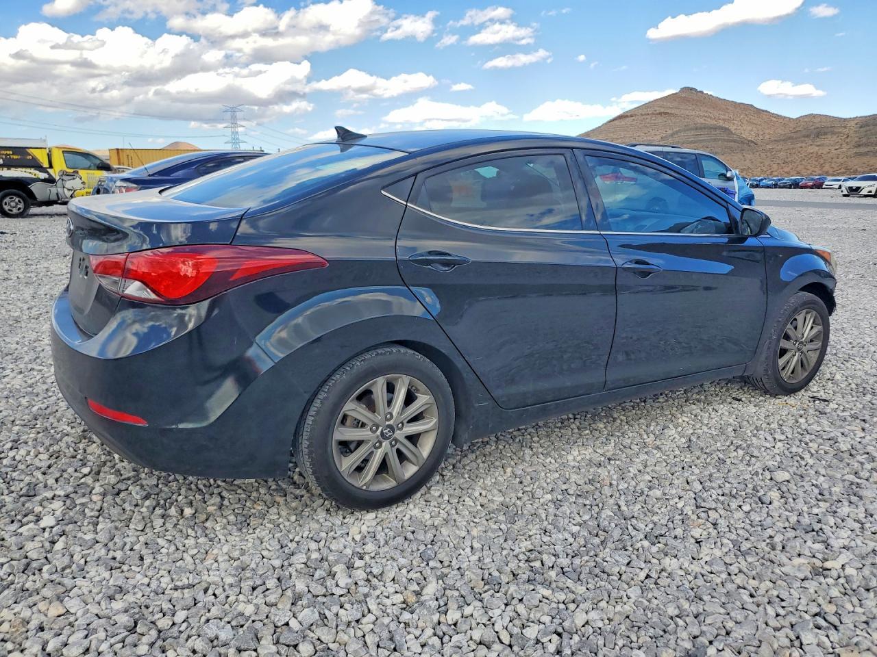 2015 Hyundai Elantra Se - Image 3