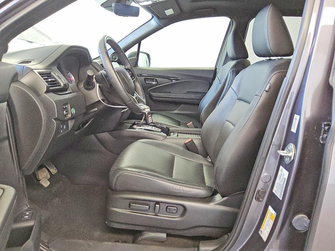 2021 Honda Passport Touring - Image 7