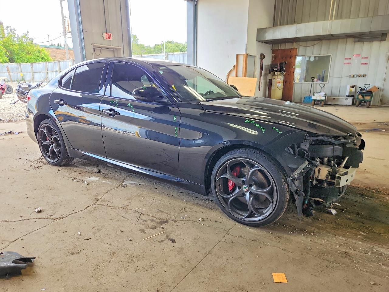 2018 Alfa Romeo Giulia Ti Q4 - Фото 4