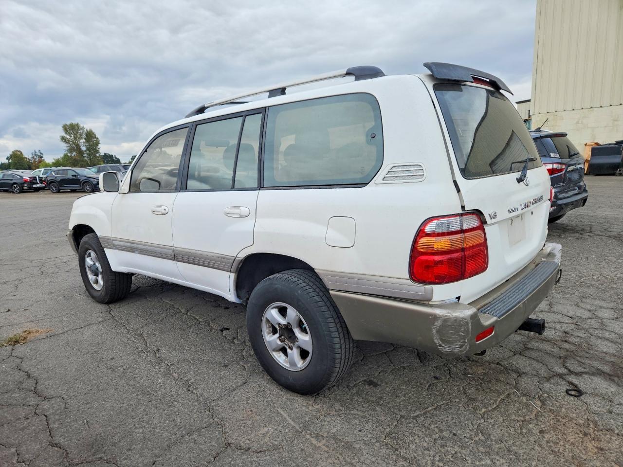2000 Toyota Landcruser - Image 2