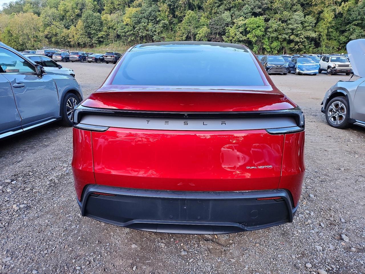 2026 Tesla Model Y - Фото 6