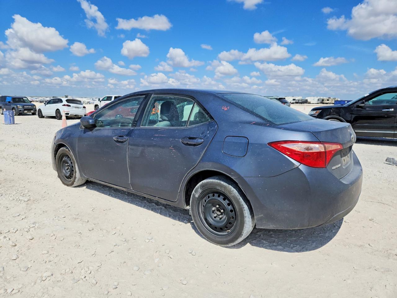 2017 Toyota Corolla Le - Фото 2