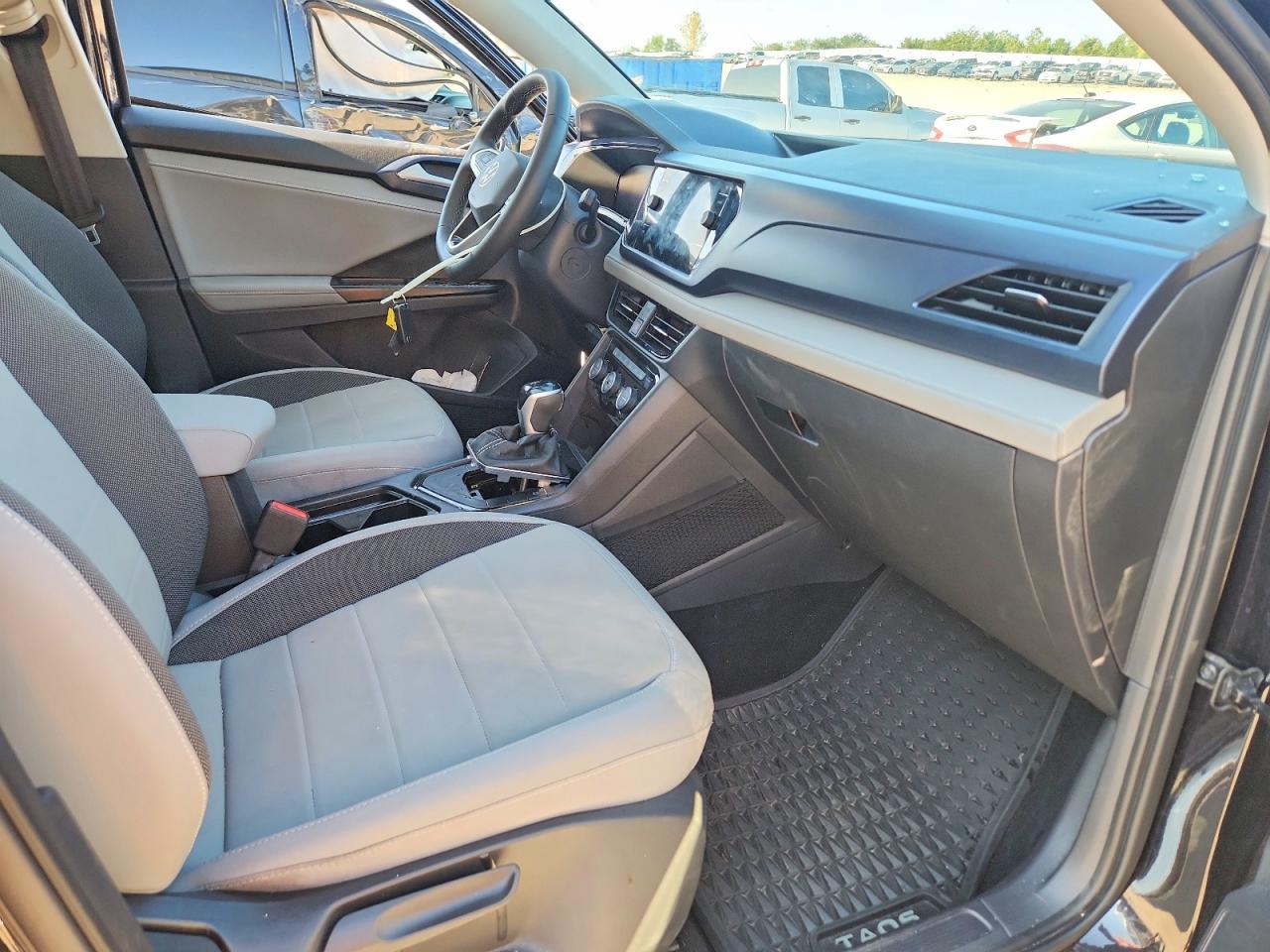 2024 Volkswagen Taos Se - Image 7