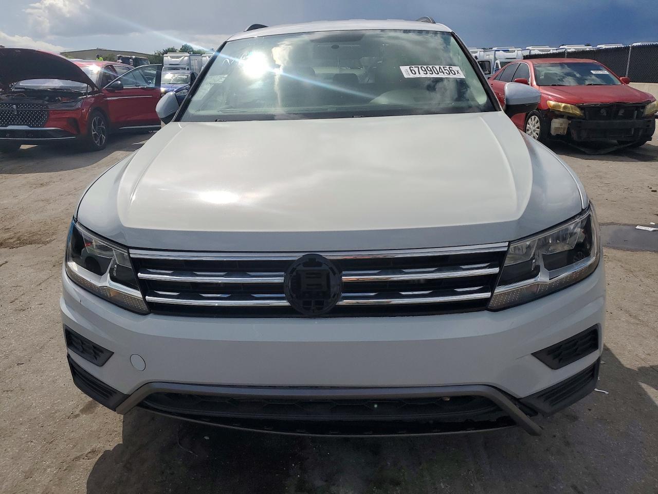 2019 Volkswagen Tiguan S - Фото 5