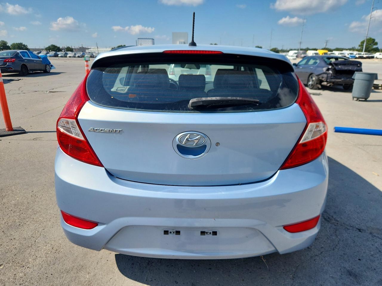2012 Hyundai Accent Se - Фото 6