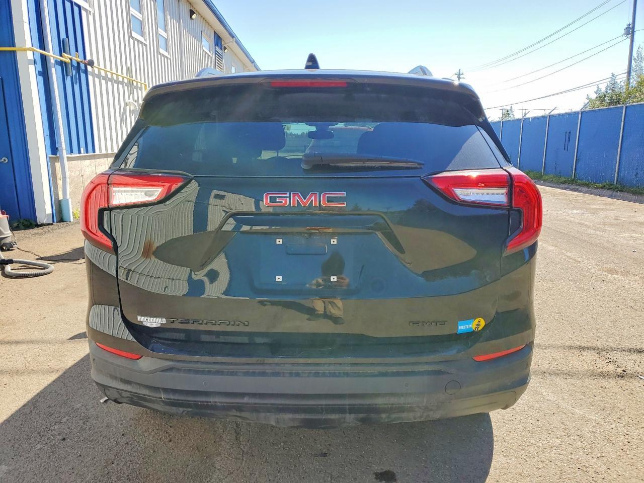 2023 GMC Terrain Sle - Image 6