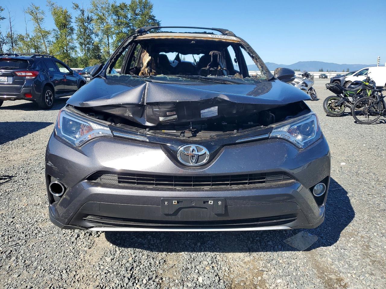 2016 Toyota Rav4 Xle - Image 5