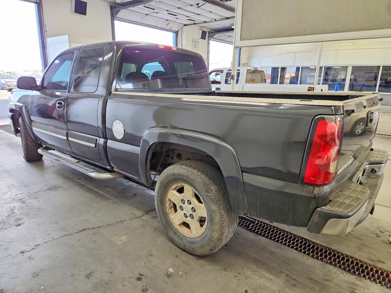 2004 Chevrolet Silverado K1500 - Фото 2