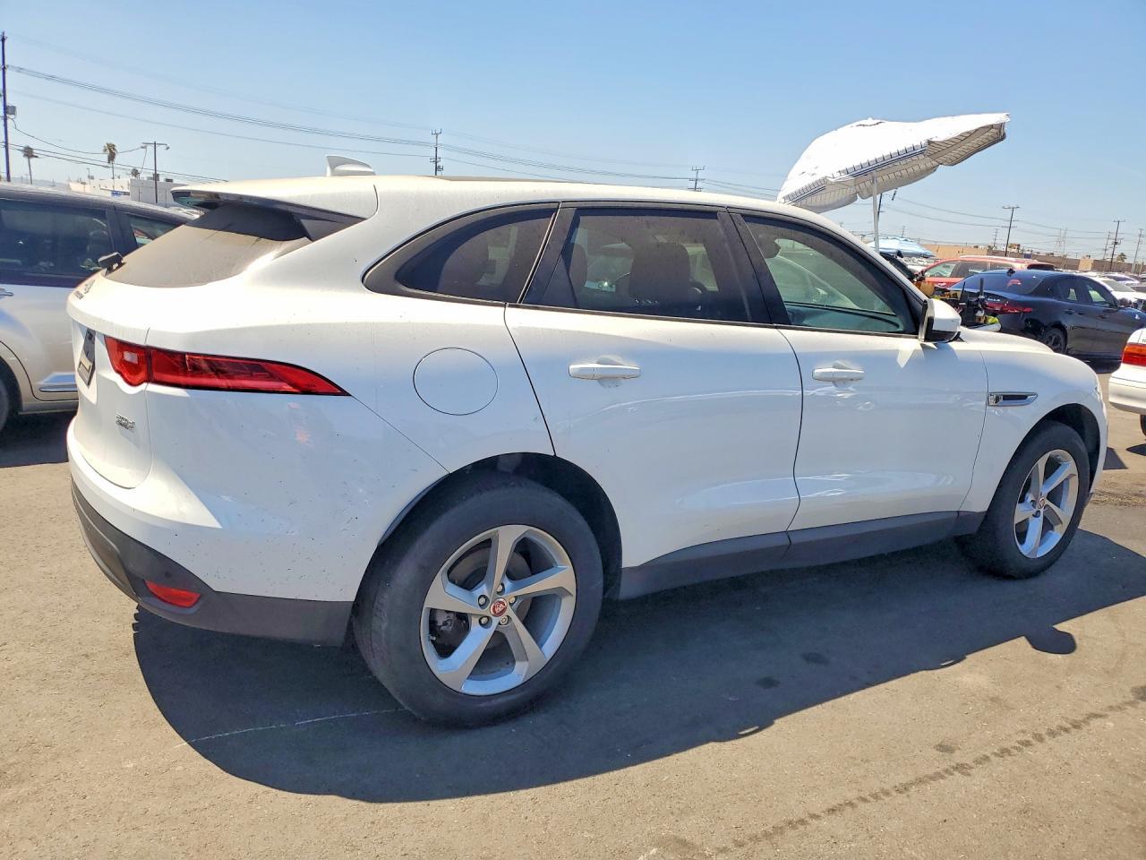 2017 Jaguar F-Pace Premium - Фото 3