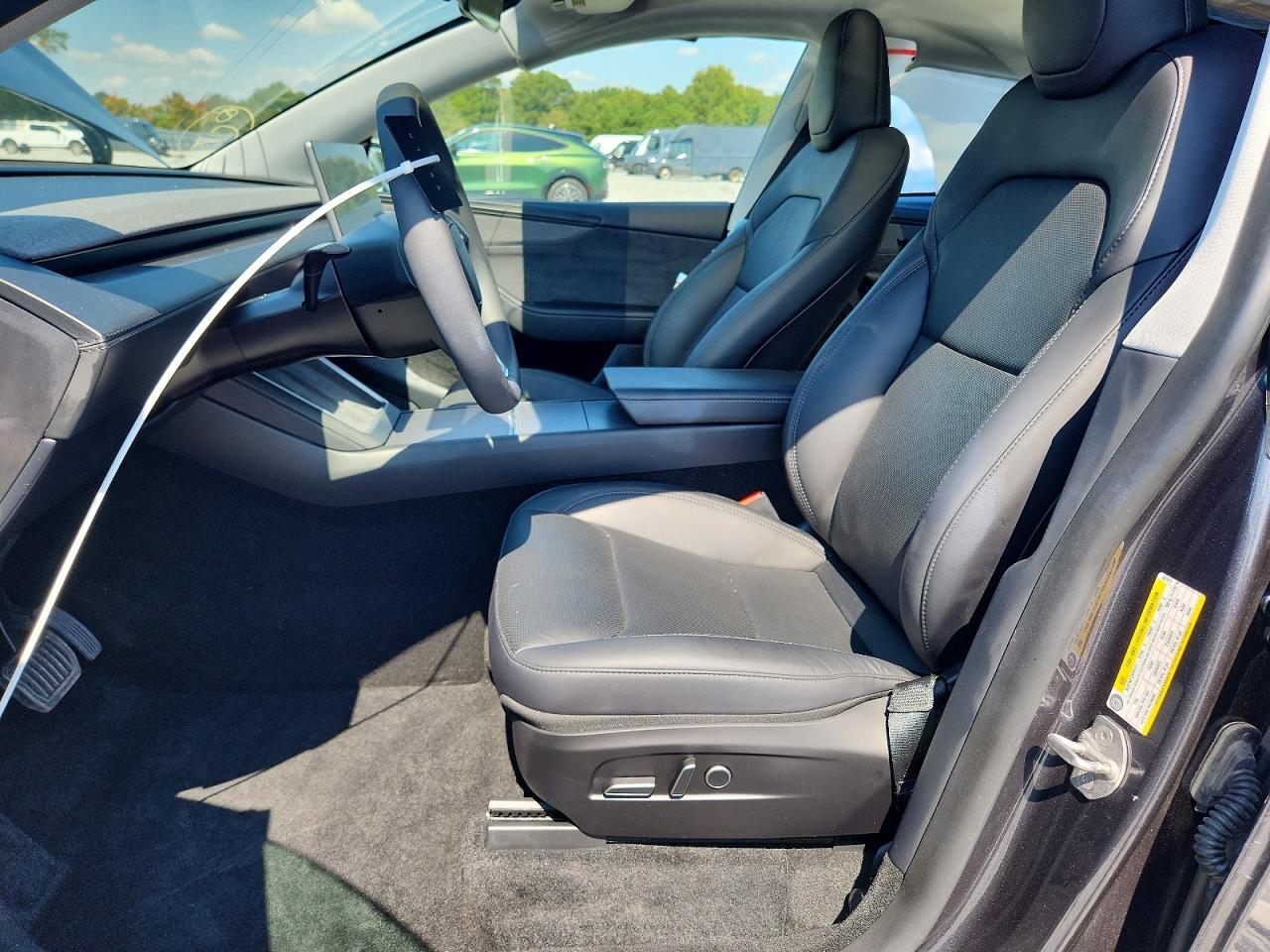 2026 Tesla Model Y - Фото 7