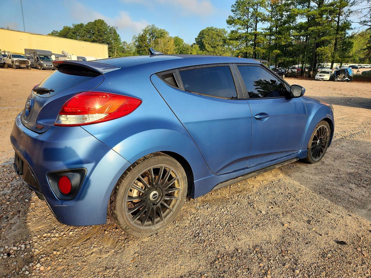 2016 Hyundai Veloster Turbo Rally Edition - Image 3