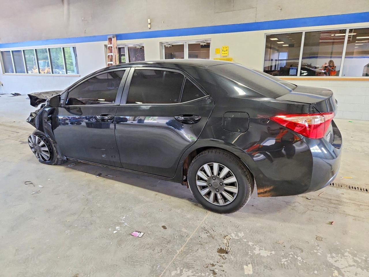 2017 Toyota Corolla L - Фото 2