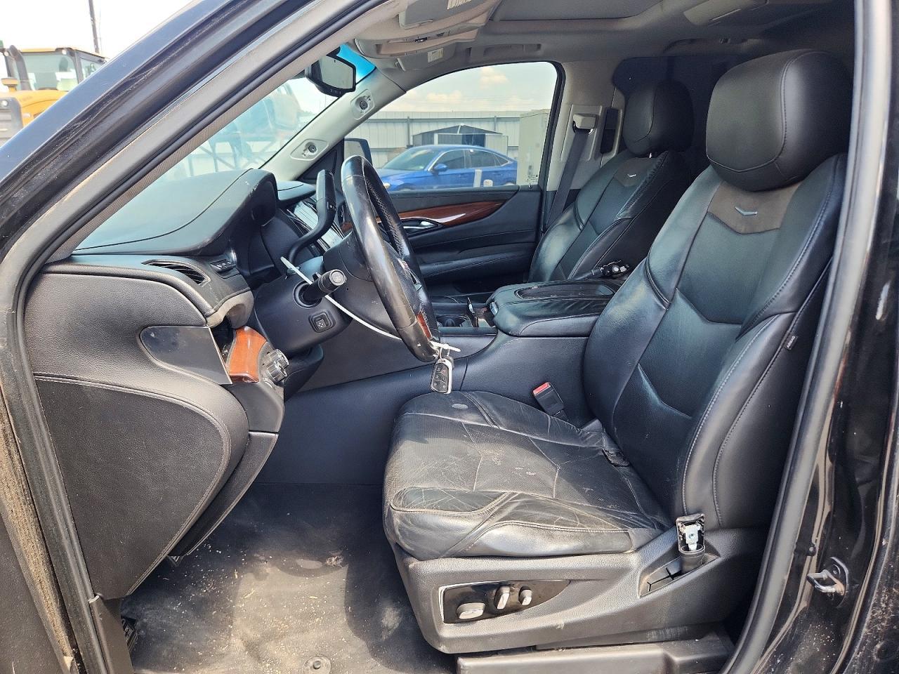 2016 Cadillac Escalade Luxury - Image 7