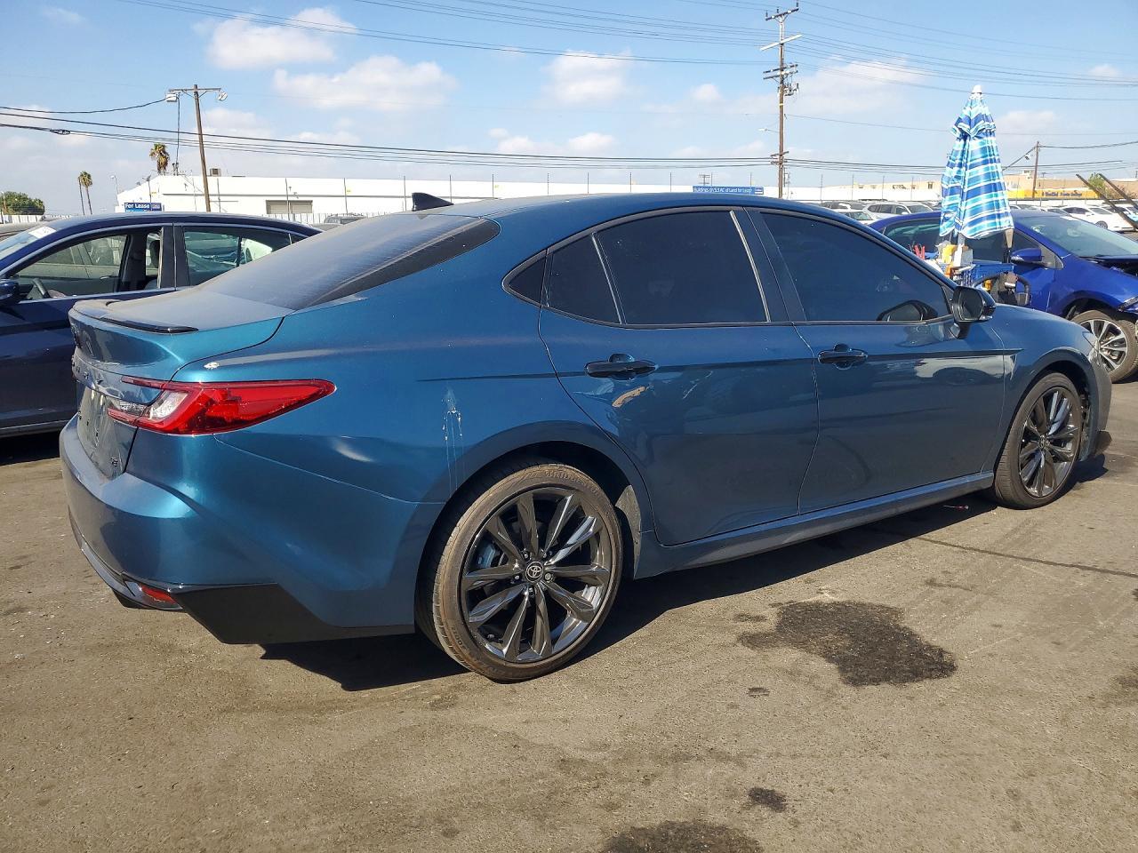 2026 Toyota Camry Se - Фото 3