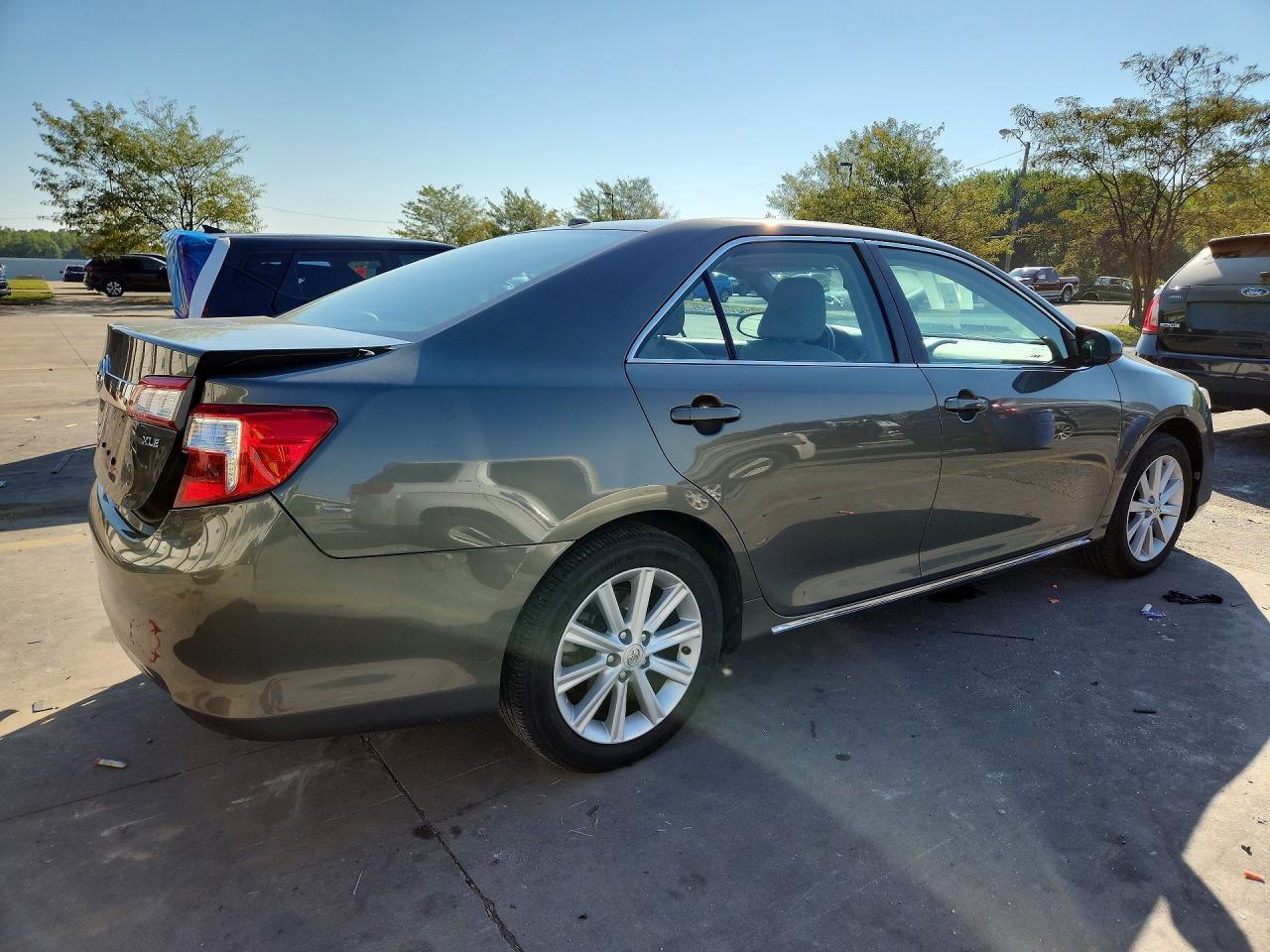 2012 Toyota Camry Xle - Image 3