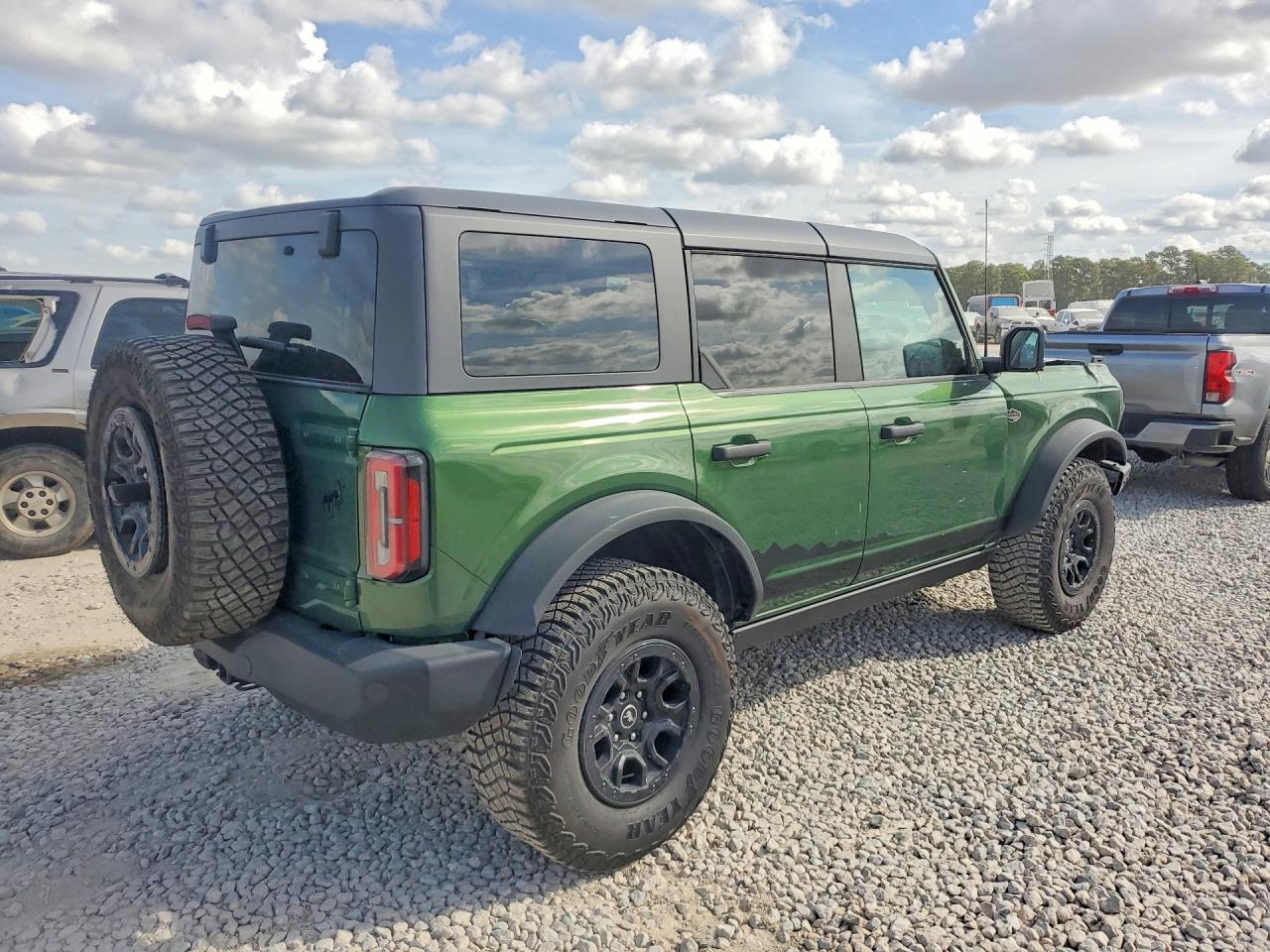 2024 Ford Bronco Wildtrak - Image 3