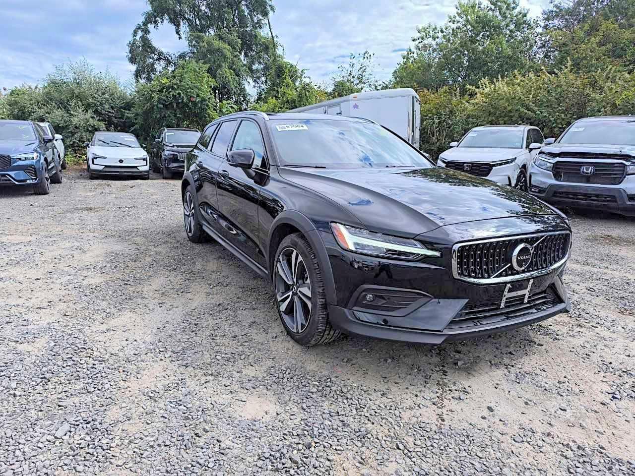 2026 Volvo V60 Cross Country Plus - Image 3