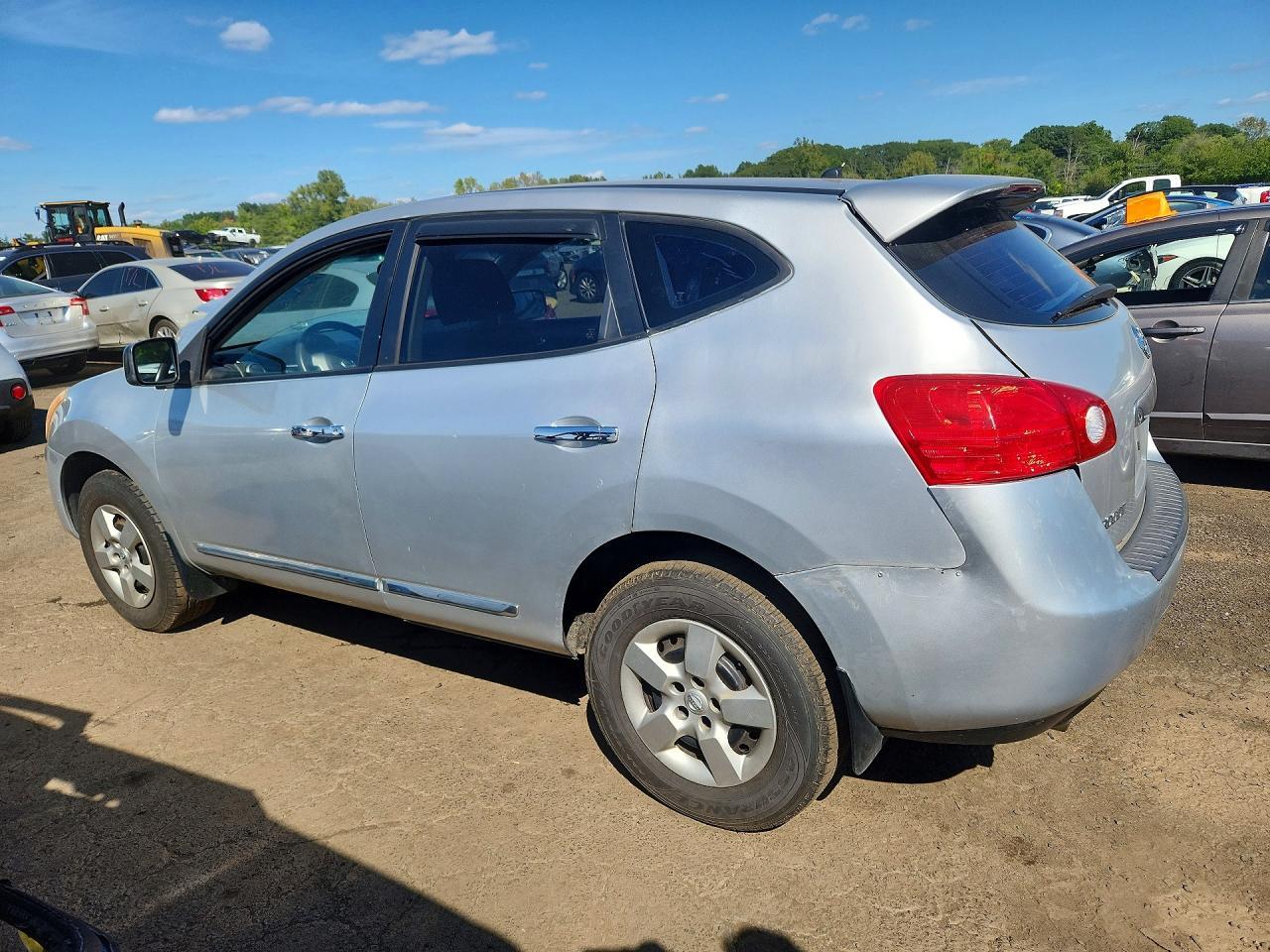 2012 Nissan Rogue S - Image 2