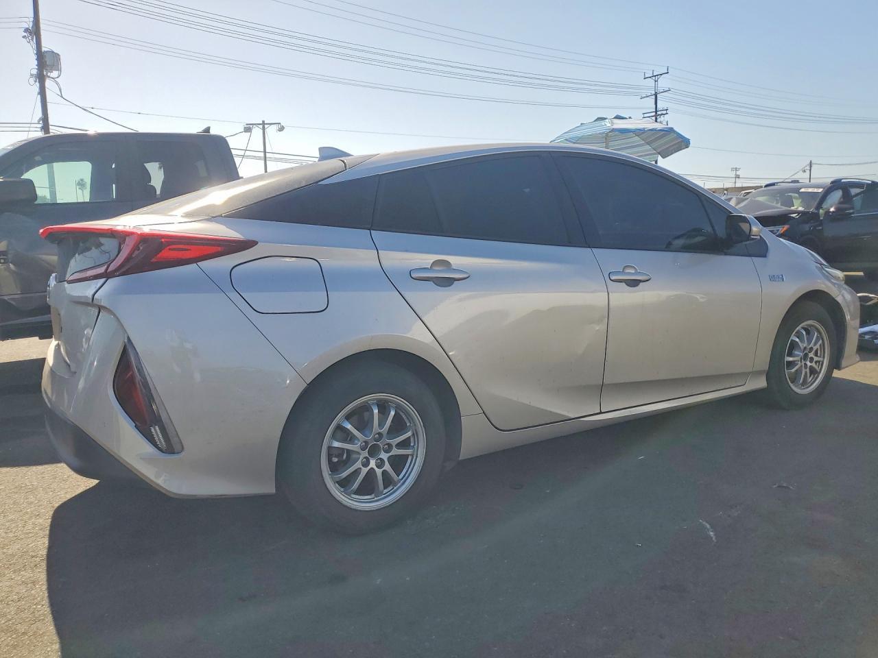 2019 Toyota Prius Prime Plus - Фото 3
