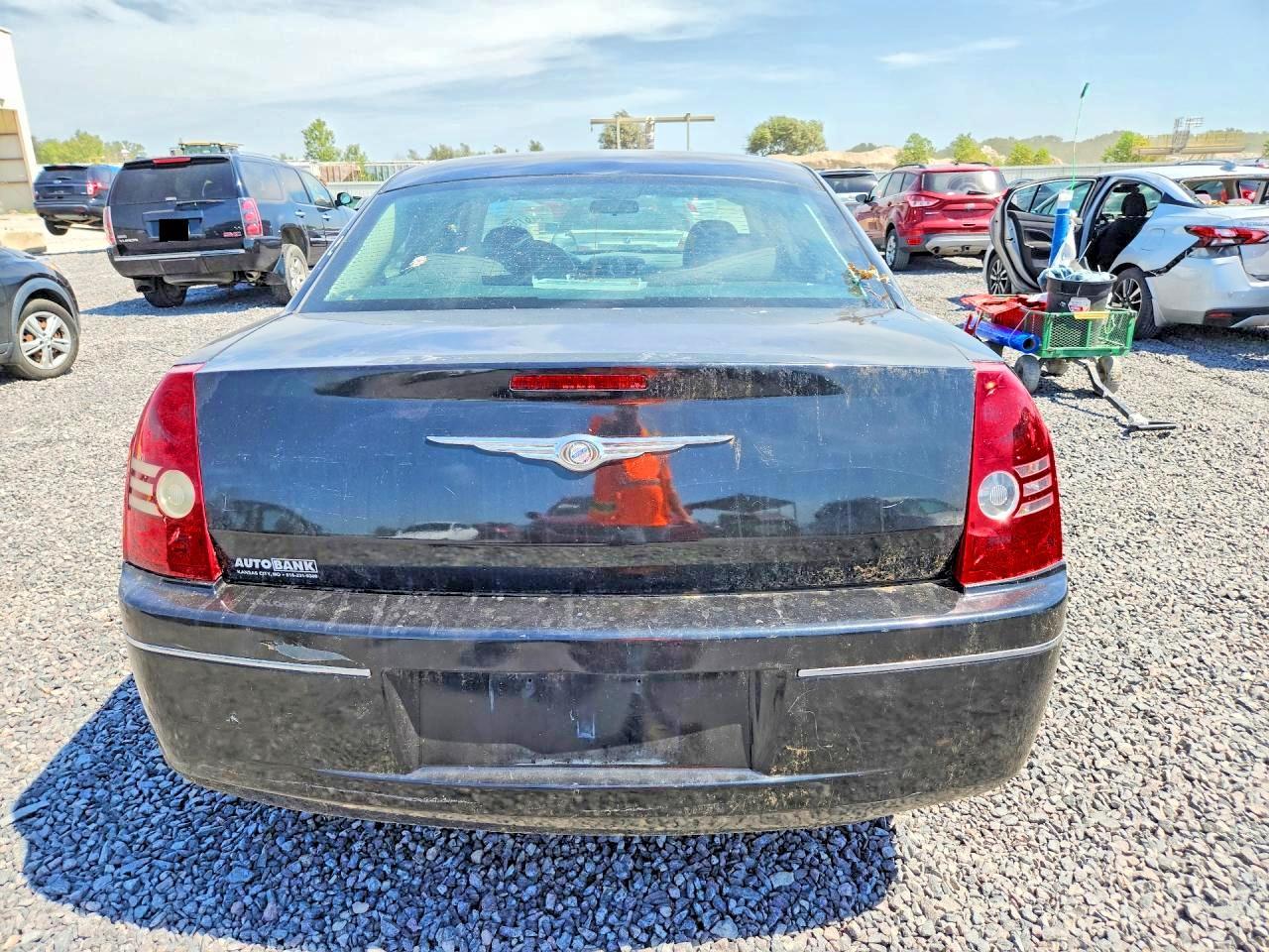 2010 Chrysler 300 Touring - Image 6
