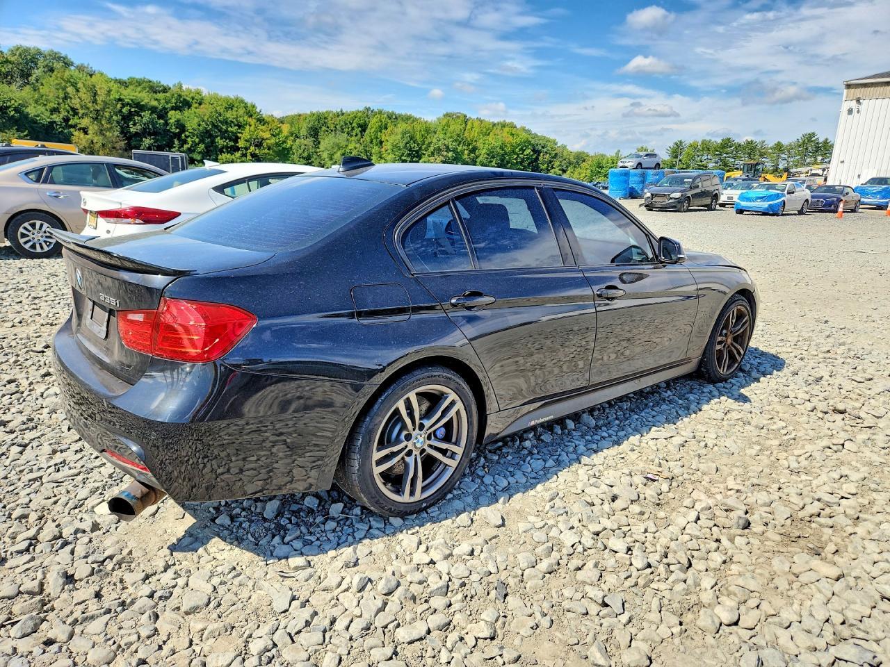 2015 BMW 335 I - Фото 3