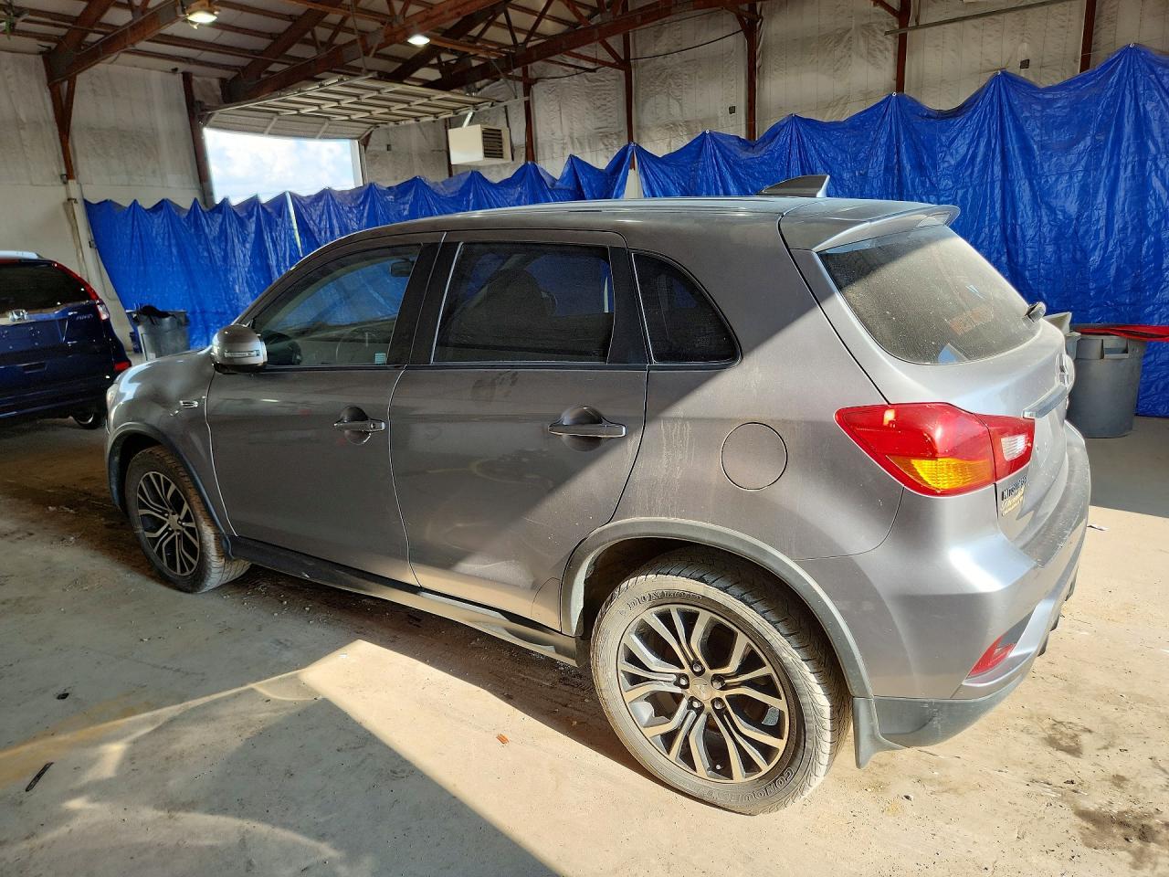2018 Mitsubishi Outlander Sport Es - Image 2