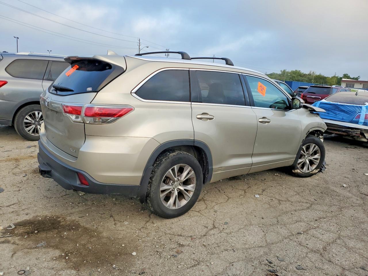 2015 Toyota Highlander Xle - Фото 3