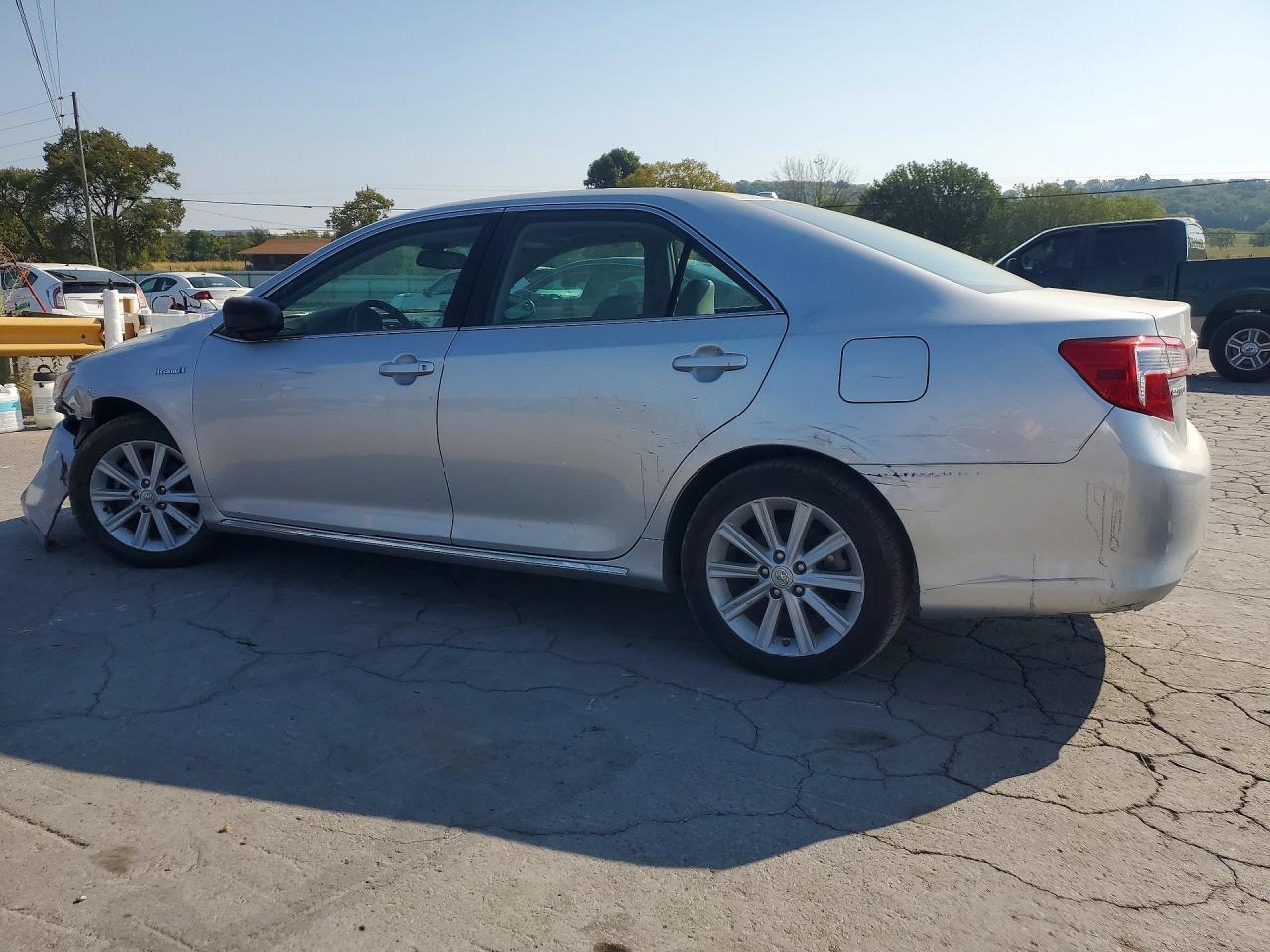 2012 Toyota Camry Hybrid Xle - Фото 2