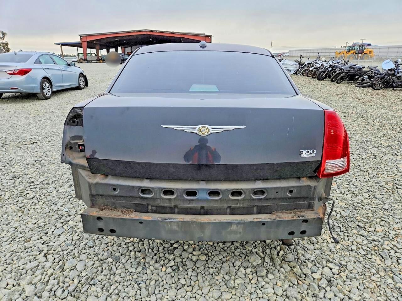 2006 Chrysler 300 Touring - Image 6