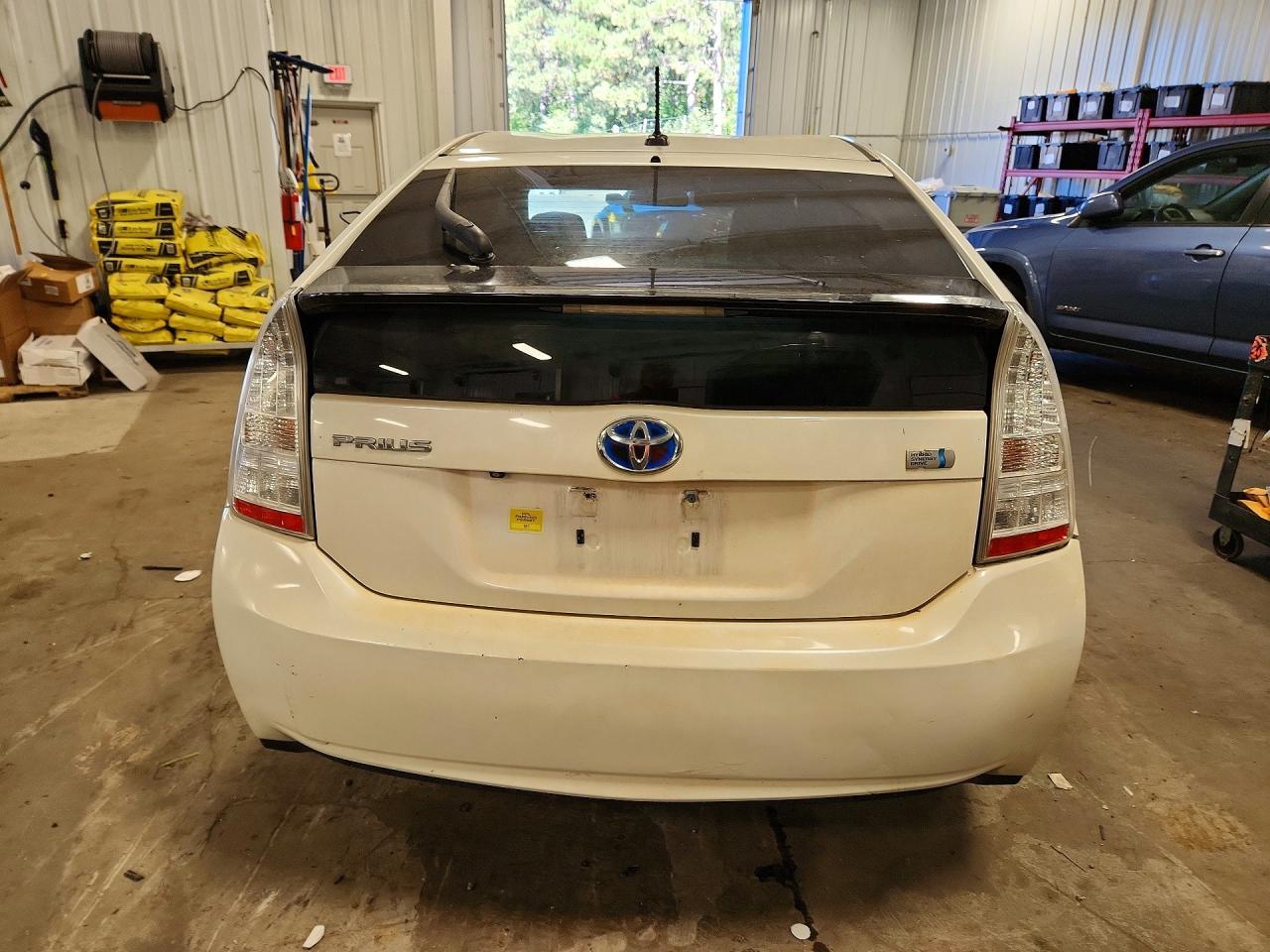 2010 Toyota Prius Iii - Image 6