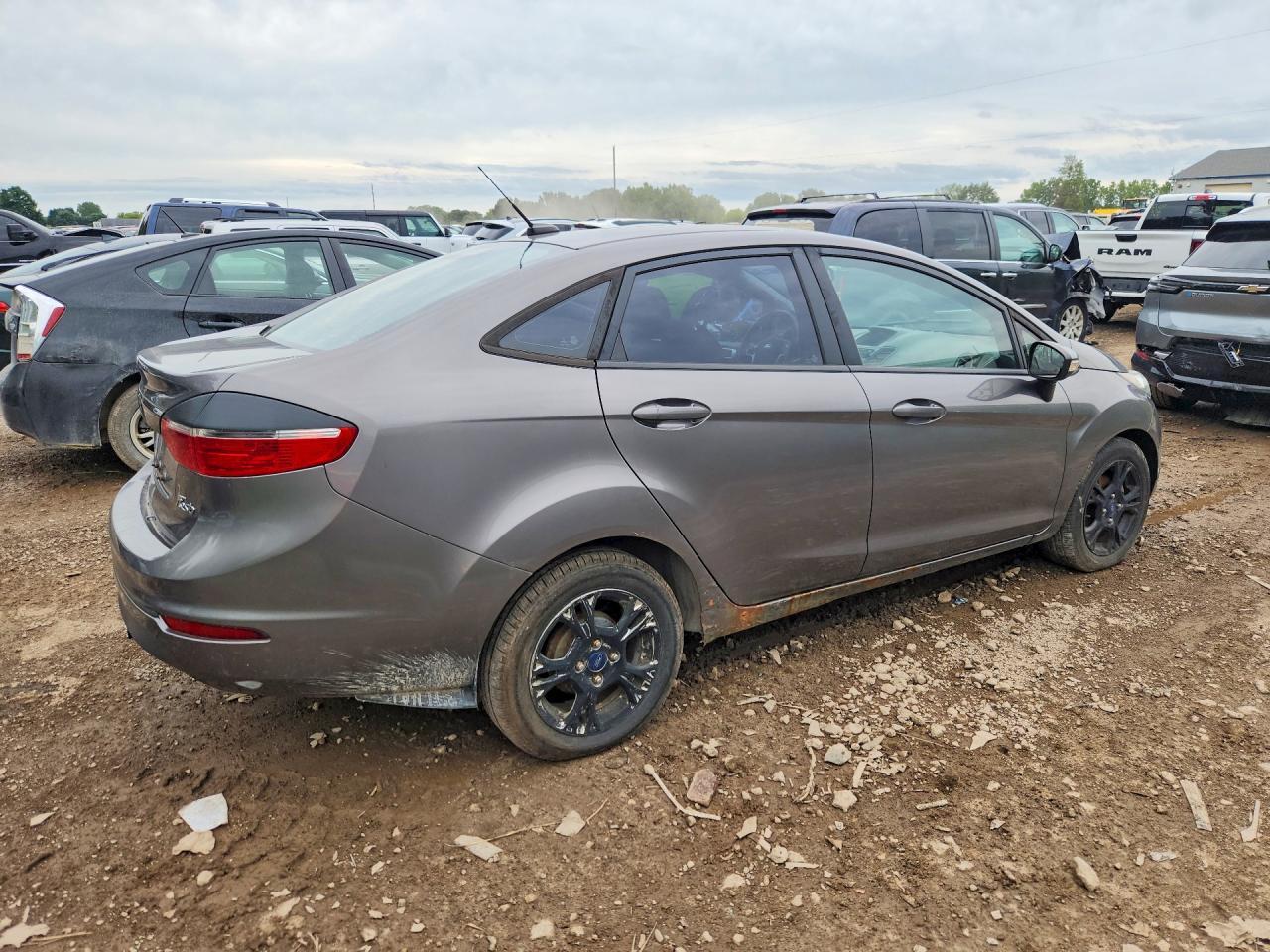2014 Ford Fiesta Se - Image 3