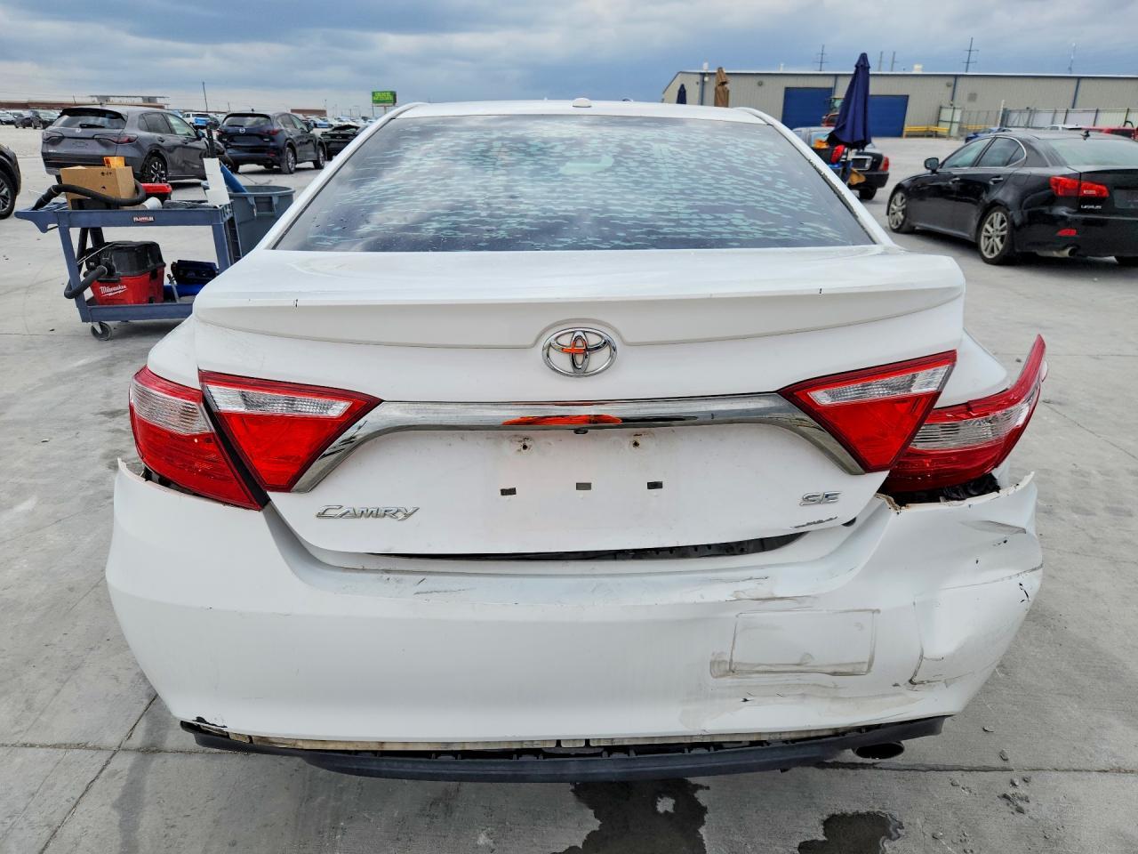 2016 Toyota Camry Se - Фото 6