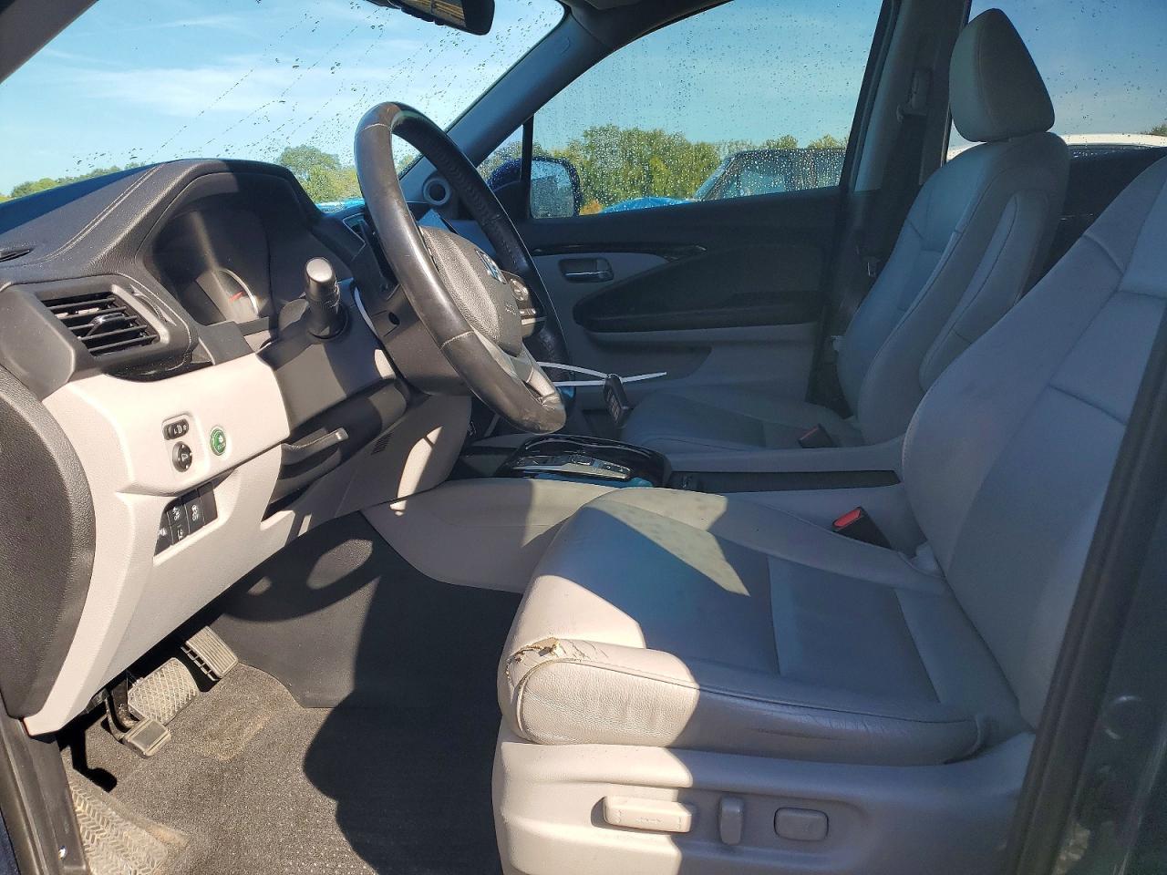 2019 Honda Pilot Touring - Image 7