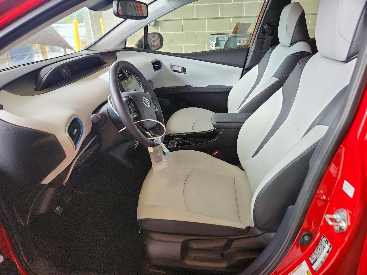 2022 Toyota Prius Xle Awd-E - Фото 7