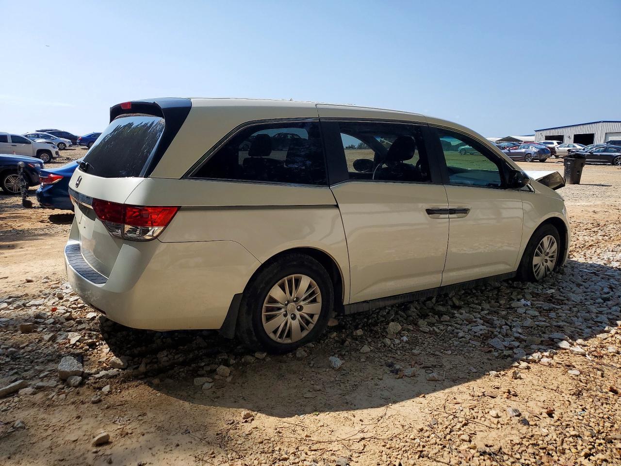 2016 Honda Odyssey Lx - Image 3