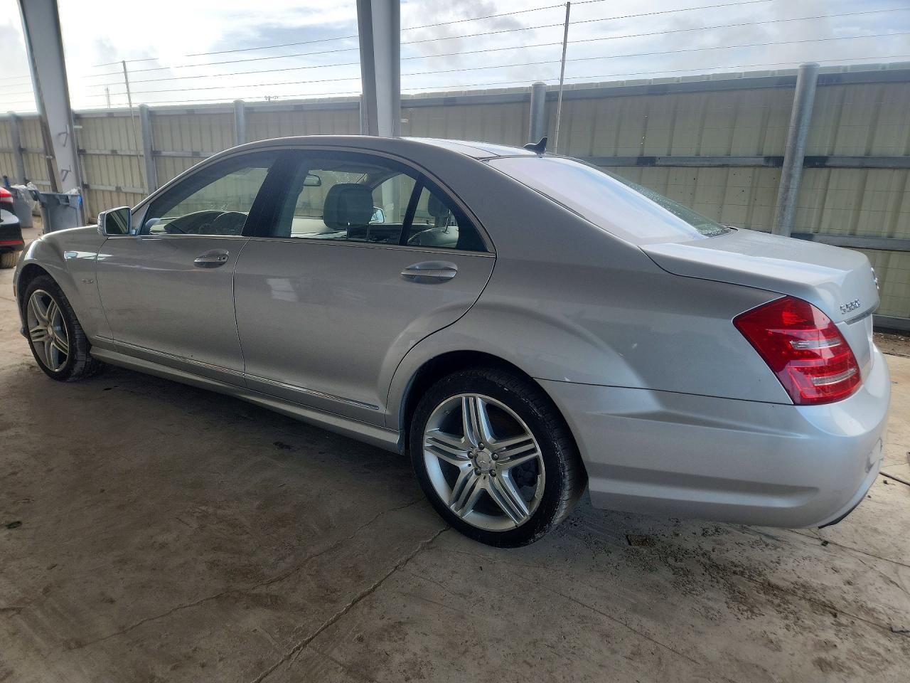 2012 Mercedes-Benz S 550 4Matic - Фото 2