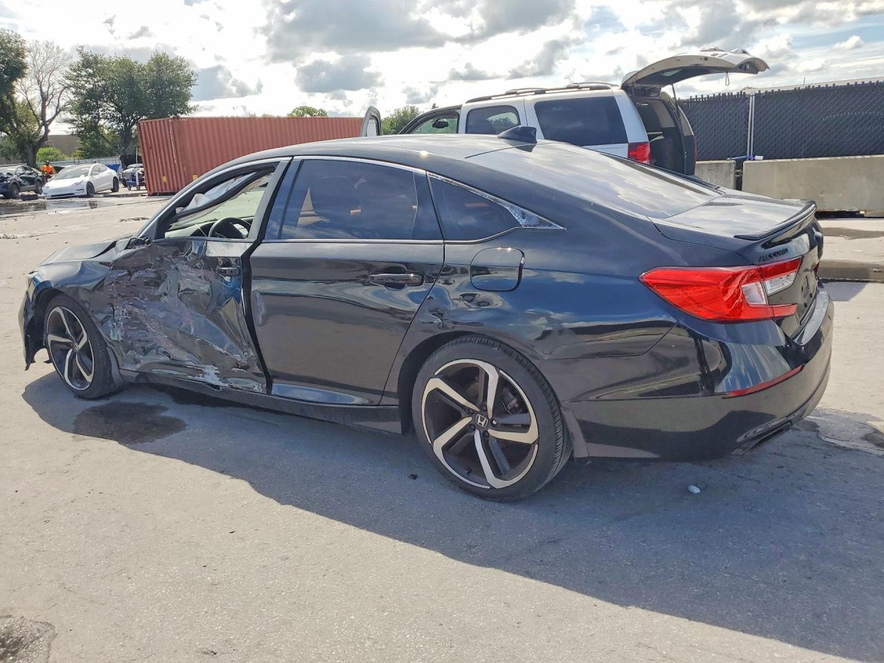 2019 Honda Accord Sport - Image 2